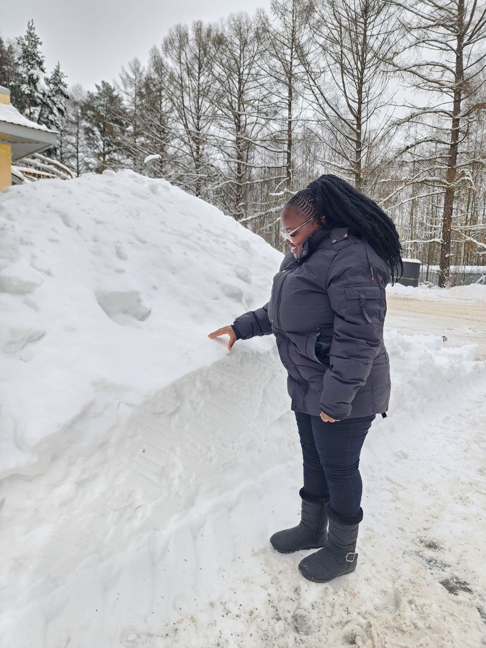 Marry Thekhwe during the research visit in Dubna